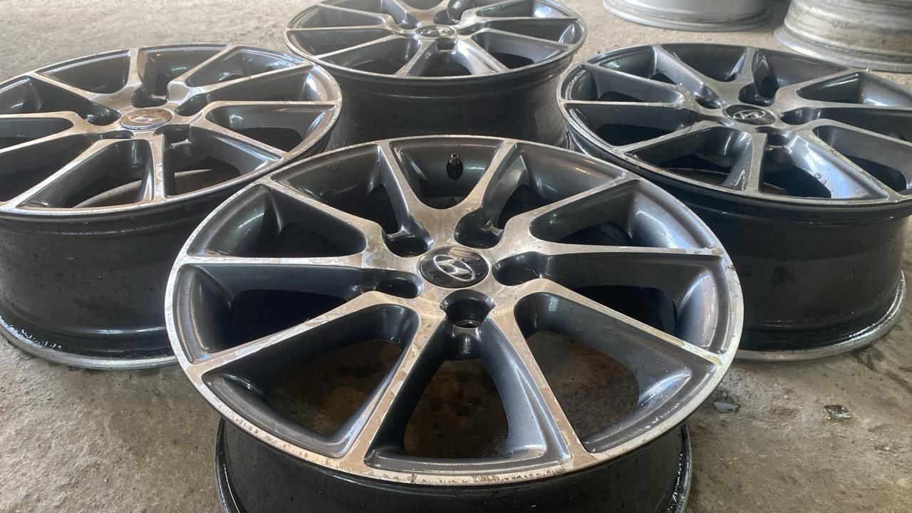 R17 PCD 5 *114,3 Комплект оригинальных легкосплавных дисков
