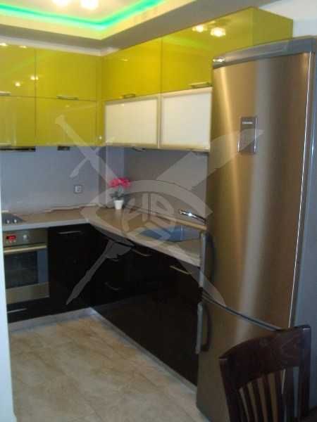 Тристаен апартамент под наем в Съдийски 1824621