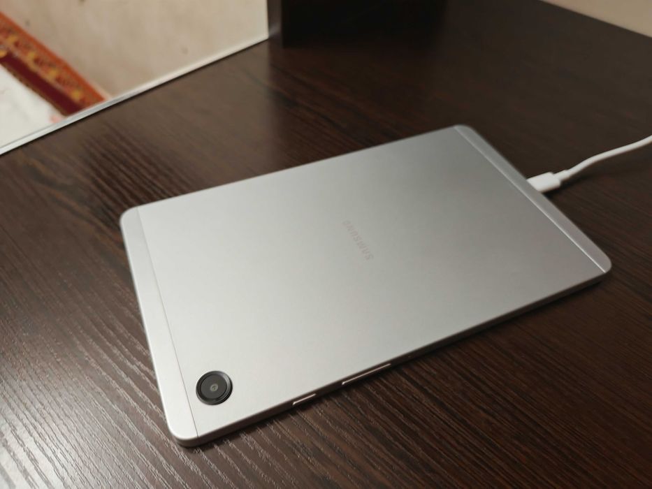 Samsung galaxy a9 sotiladi