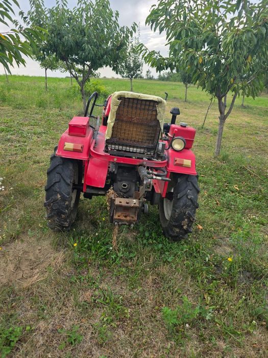 Tractoras pe curele chinezesc