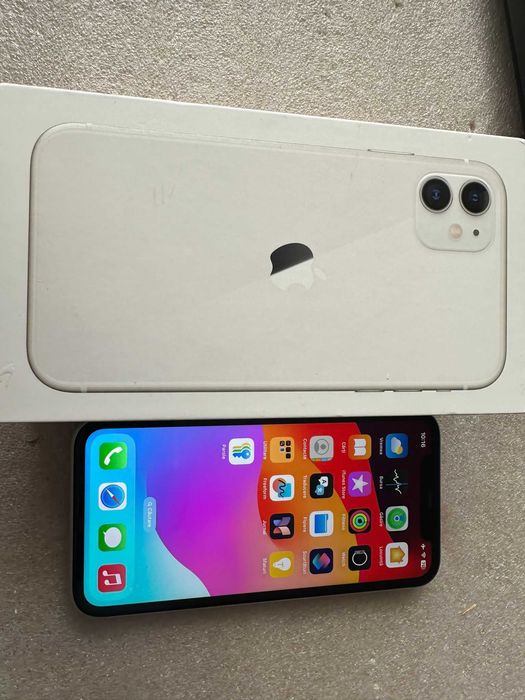 Iphone 11 Negru sau Alb Baterie 100% Liber de retea