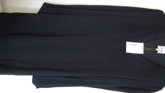 Продавам нова с етикет , стилна ,елегантна ,маркова рокля