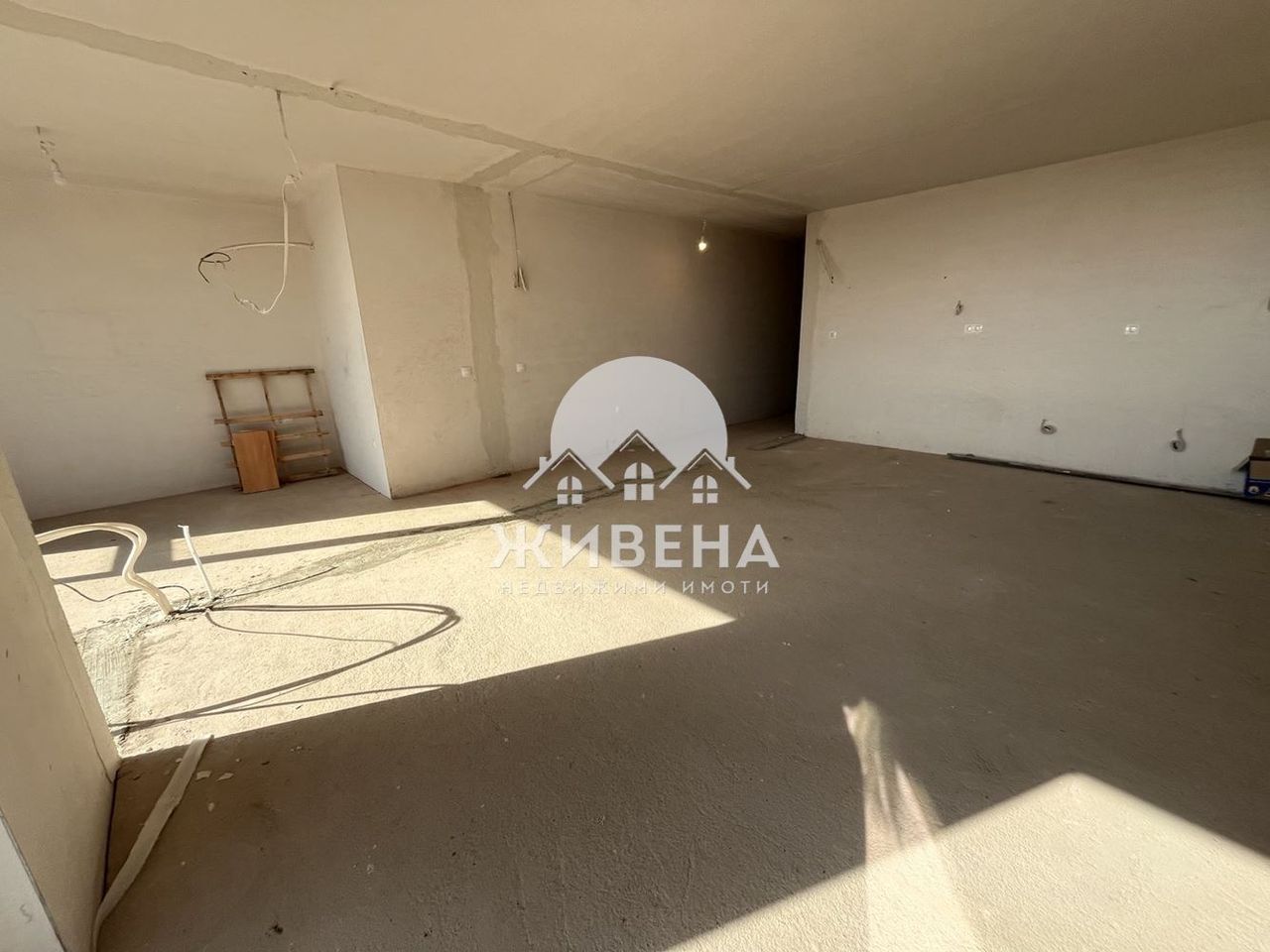 Продава се Четиристаен апартамент в к.к. Св.Св. Константин и Елена - 157 кв.м за 1816 €/кв.м - Снимка #2