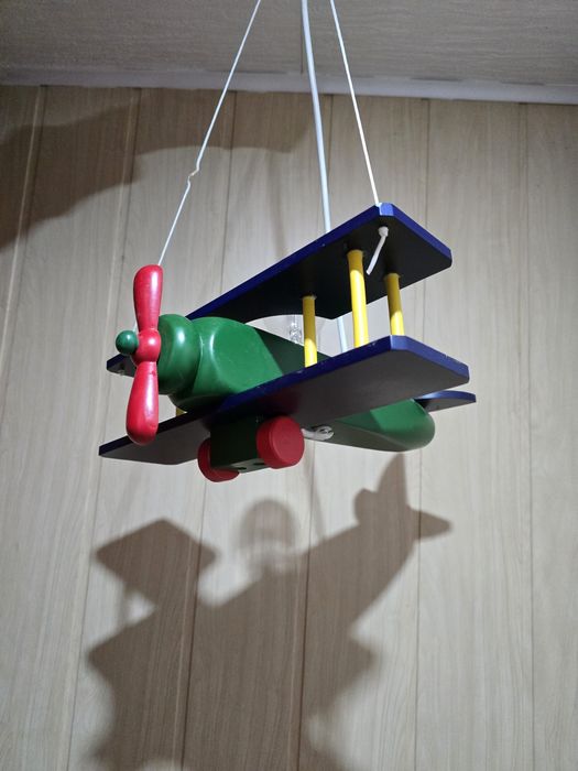 Lampa/lustra copii - avion de lemn