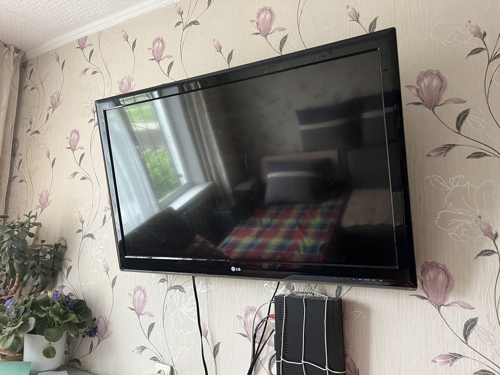 LG диогональ 120