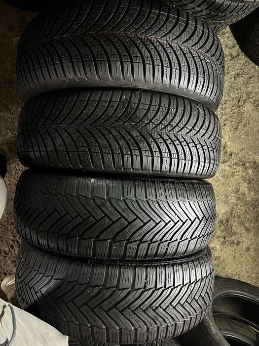 Anvelope de iarna 215/60 R17