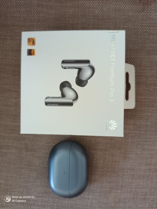 Продавам Huawei 11i + Huawei Freebuds Pro 3