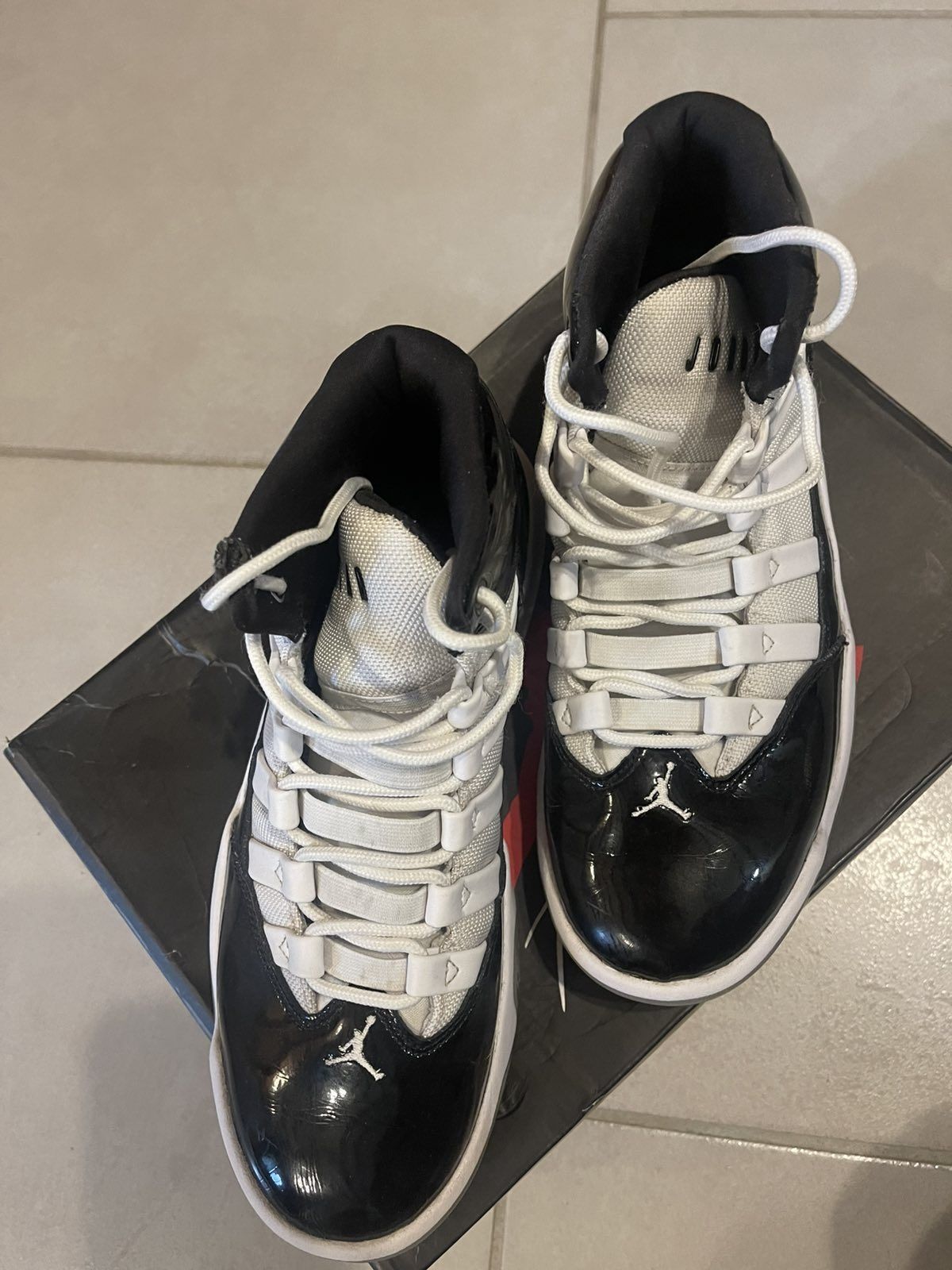 Jordan Max Aura,размер 40.5,като нови