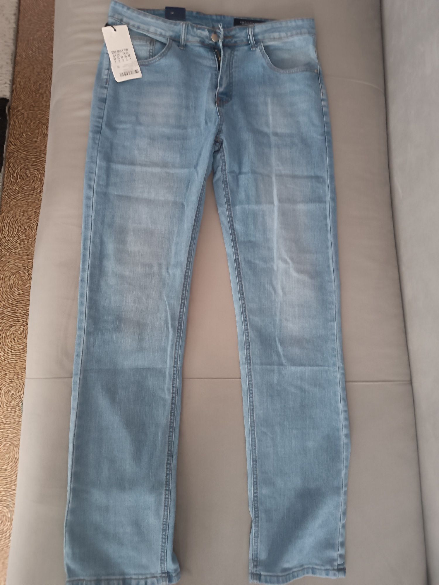 Продам новые мужские джинсы размер XL