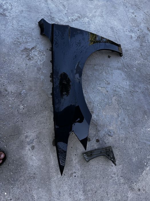 Aripă stânga față vw passat b8.