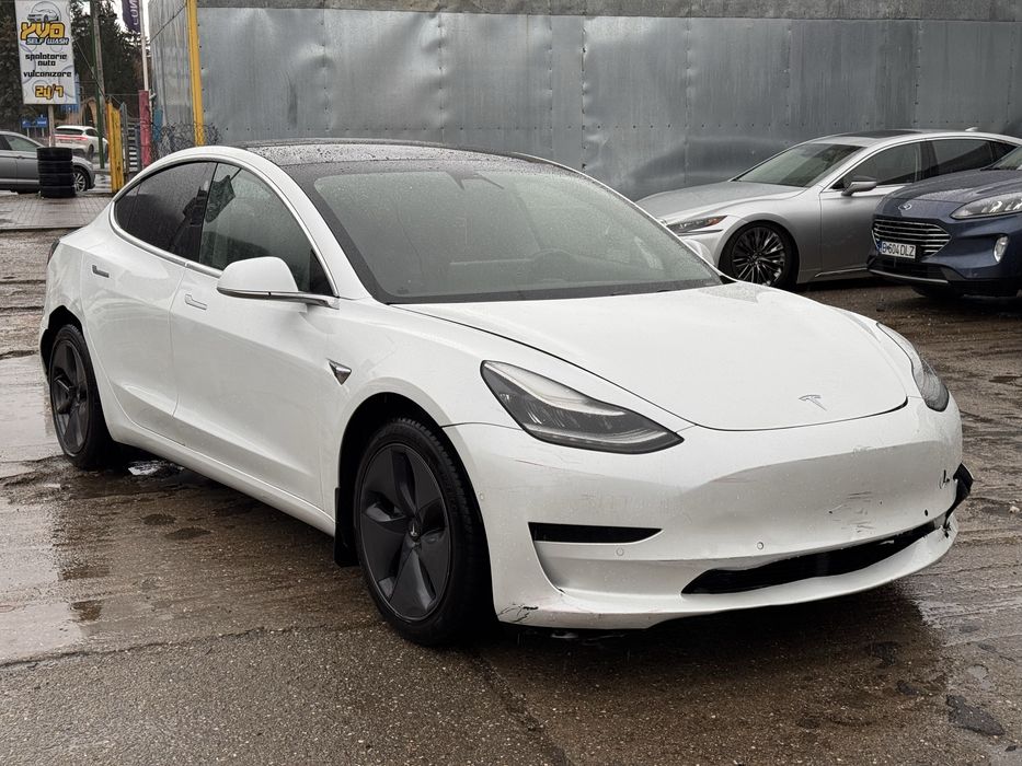 Tesla Model 3 SR+ 2020 usor avariat