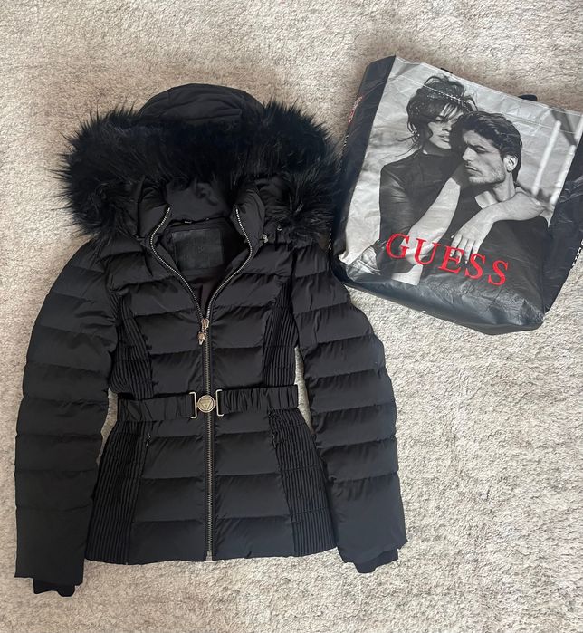 Оригинално Дамско Зимно Яке Guess