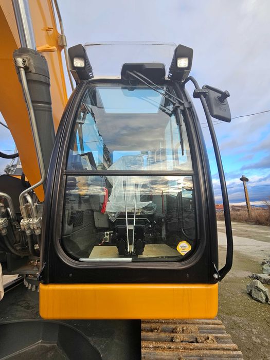 Excavator R924 de inchiriat pe termen lung