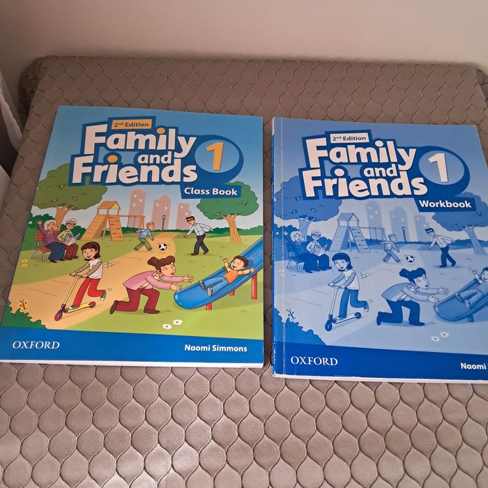 Учебник и тетрадка по Английски език