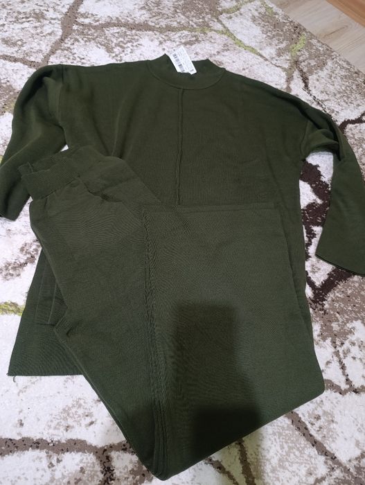 Плетен комплект от две части