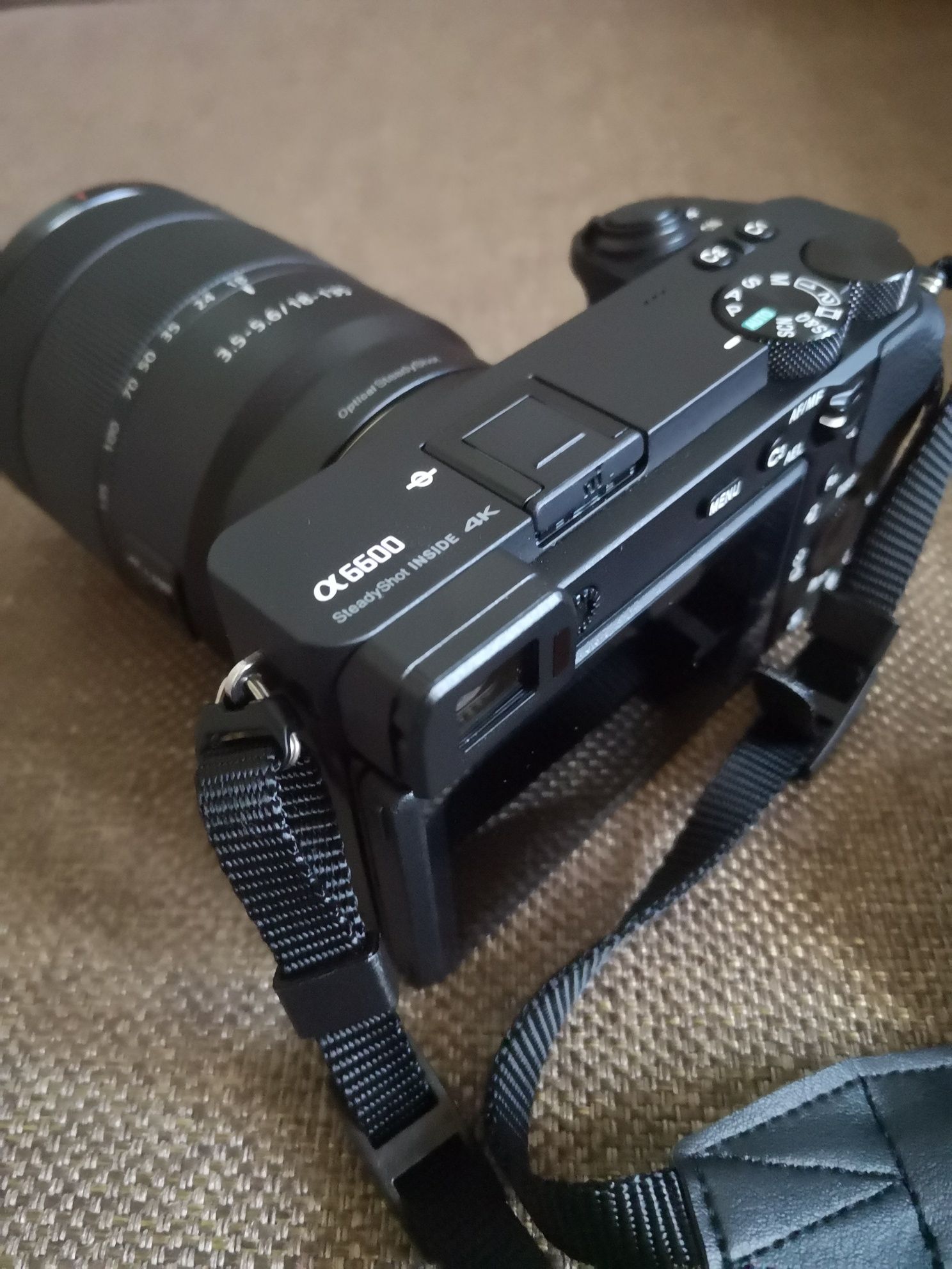 Sony Alpha A6600 foto mirrorless + obiectiv 18-135mm 24,2MP 5K