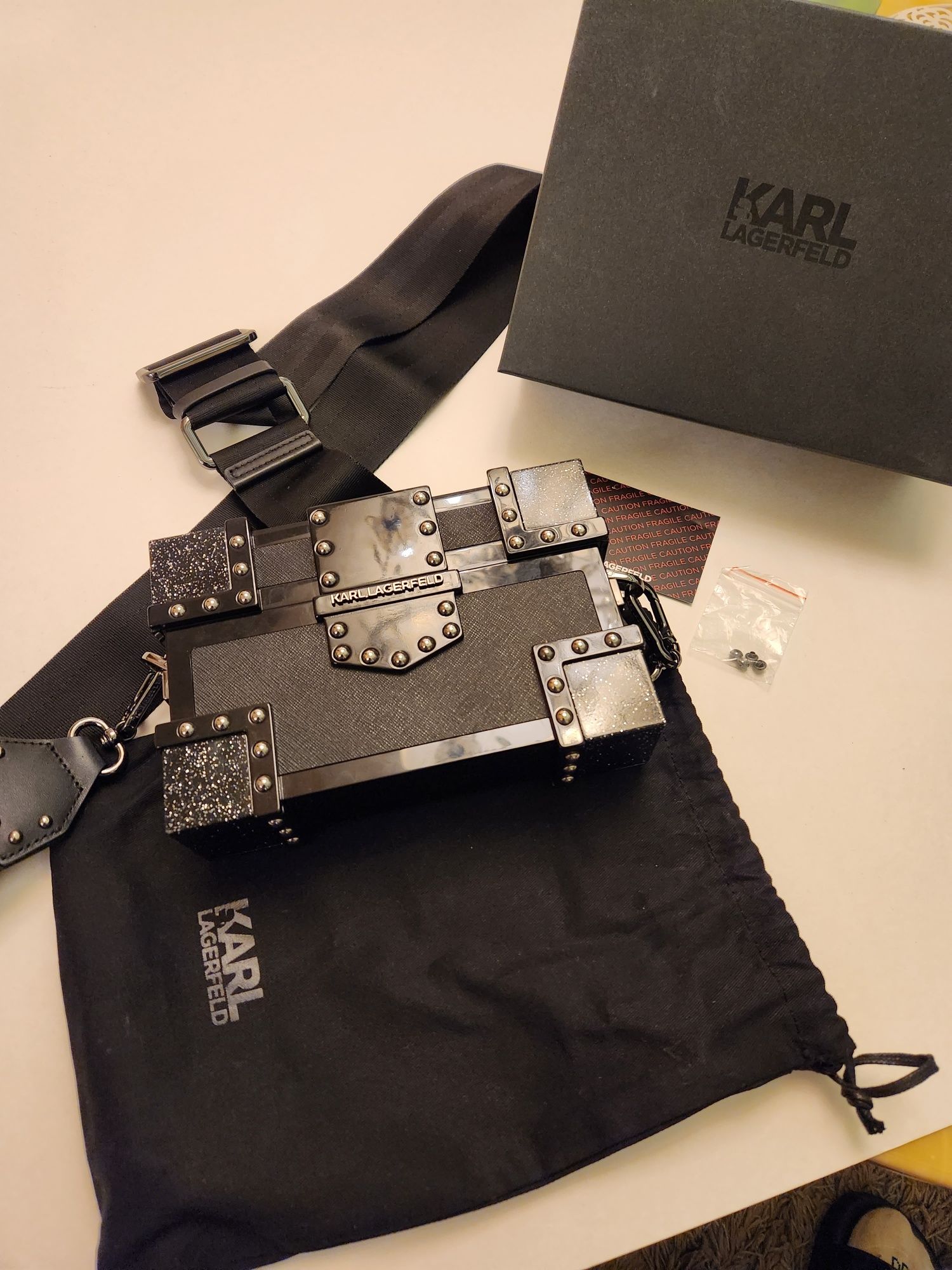 Чанта Karl Lagerfeld Лимитирана колекция!