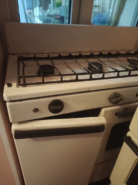 Продам газ плиту