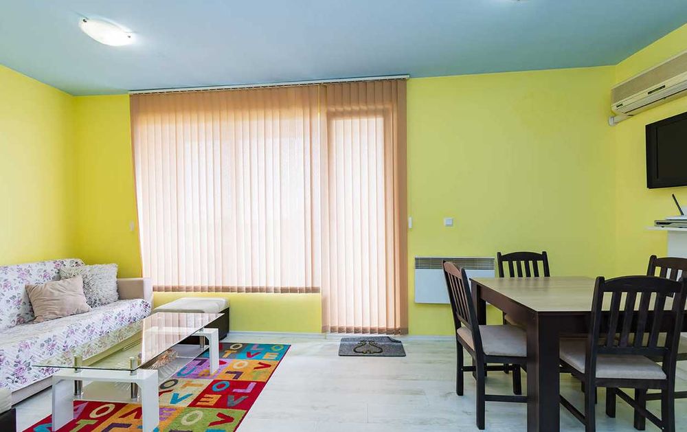 Дава се под наем Двустаен апартамент в Бургас, Лазур - 70 кв.м за 250 € - Снимка #1