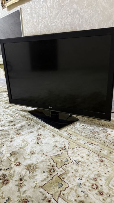 Телевизор LG 42CS460T-ZA (42 дюйма)