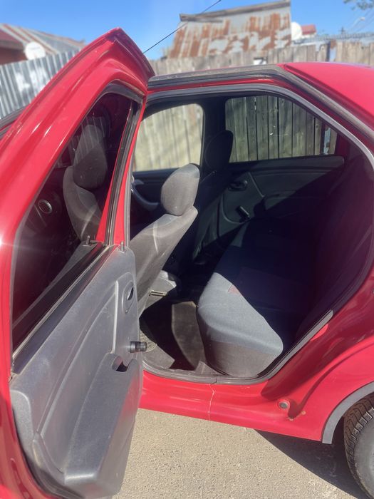 Vand sau schimb dacia logan 1.4 Mpi gpl an fabricatie 2011 acte valabi