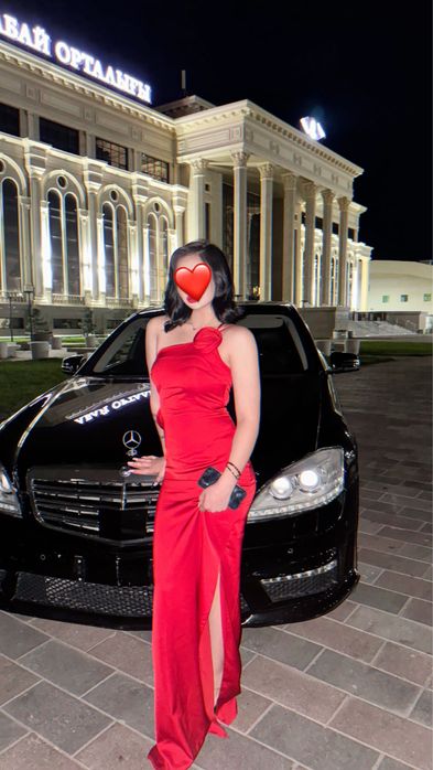 Красное вечернее платье 42-44 рр