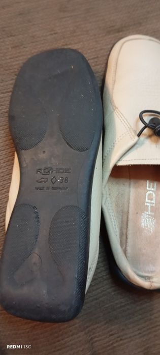 Papuci  din piele Nr 38
