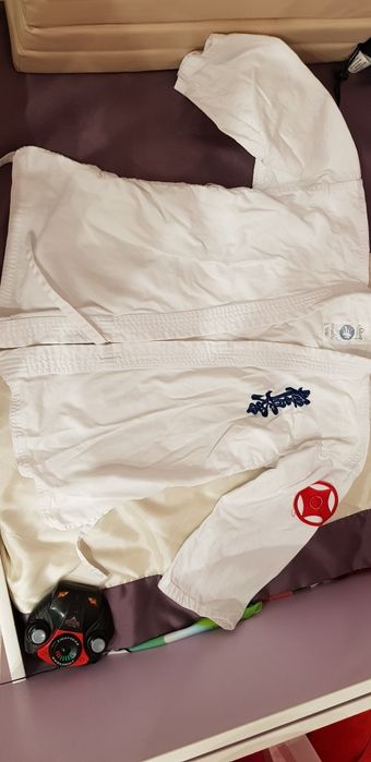 Продам кимоно с вышивкой кекушинкай