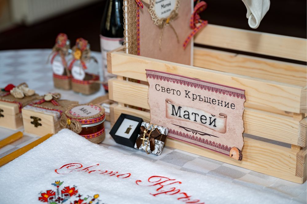 Бебешко гардеробче статив закачалка гардероб за кръщене или изписване