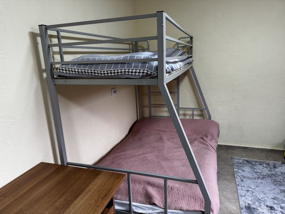 двухъярусная кровать