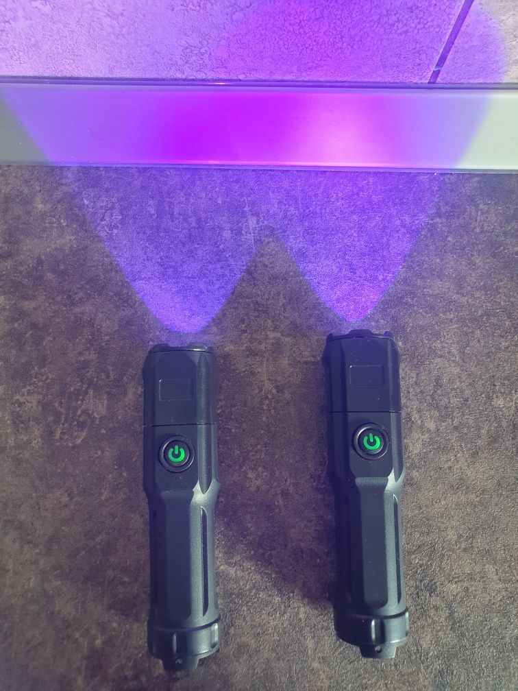 Lanterna UV cu Zoom