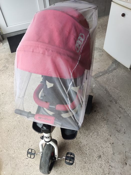 Детска триколка в отлично състояние.