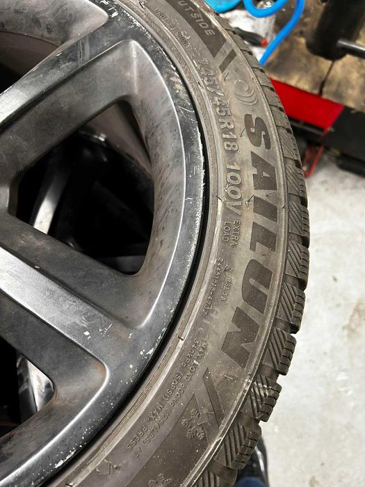 Оригинални джанти на ауди 18" сзимни гуми на един сезон 245/45 66.5мм
