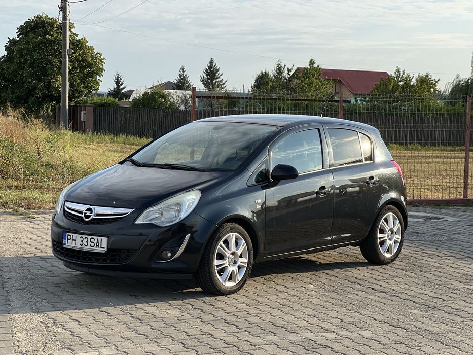 Opel corsa d 2012 benzina