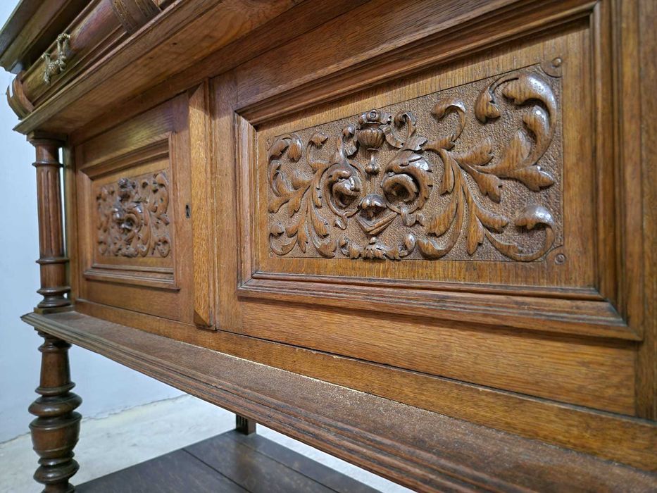 Ренесансов шкаф бюфет, налични два идентични броя