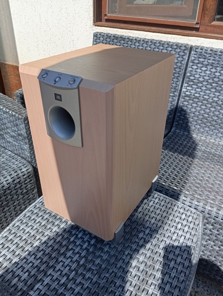 Активен субуфер jBL sub 138