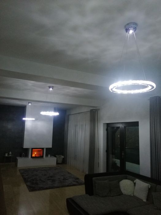 Vând 3 Lustre Led cu Pietre din Sticlă