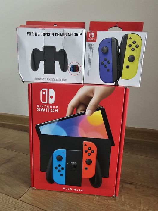 Nintendo Switch OLED – ca nou, garanție emag 2026 + multe accesorii