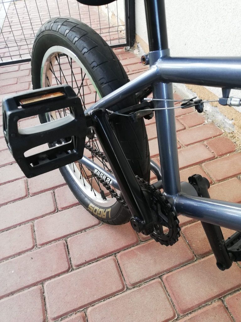 Vând bicicletă BMX Mafia Justice