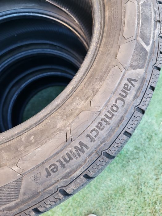 4 броя зимни 215/60/17 Continental зимни гуми