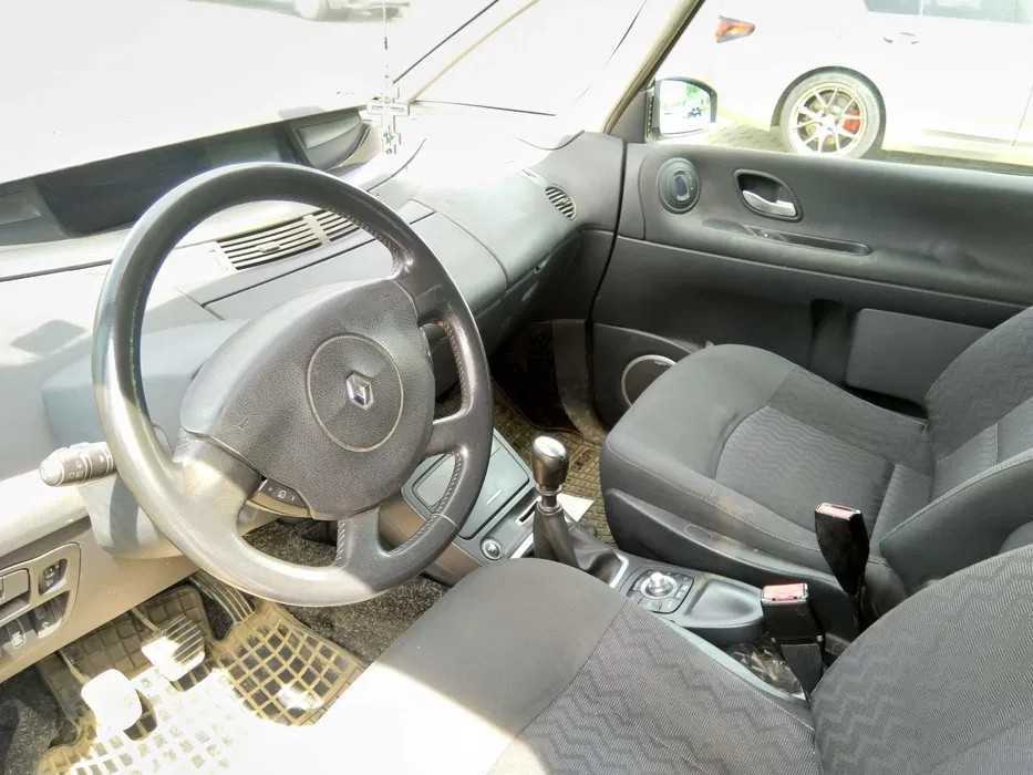 Renault Grand Espace 4 2.0 DCI cu 7 locuri
