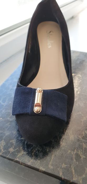 1 ак рет киілген, Таза, 2 сагатка тойга киілген. Саудасы бар, 35 мынга