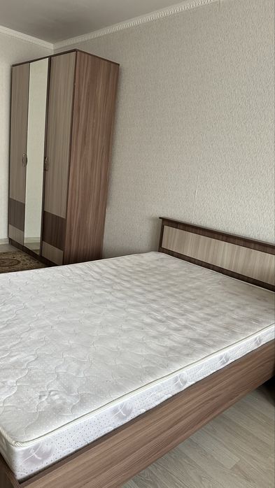 Двуспальняя кровать