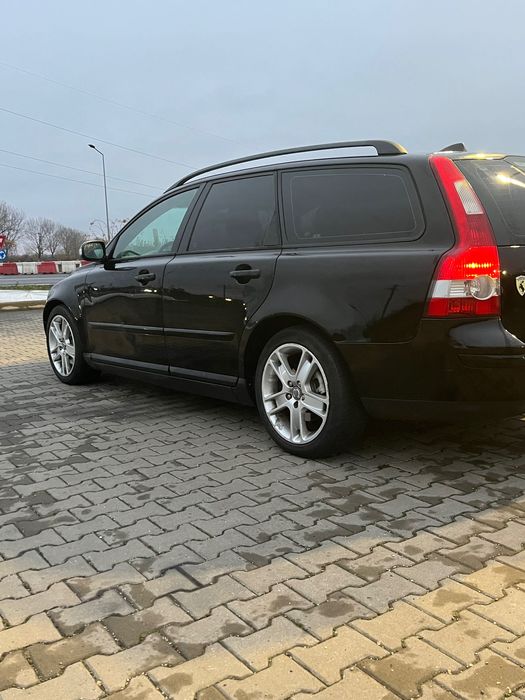 Volvo v50         .