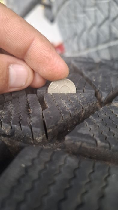 Зимни BRIDGESTONE 275 45 20 DOT 0823