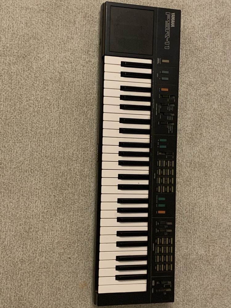 Orga Yamaha PSR-11