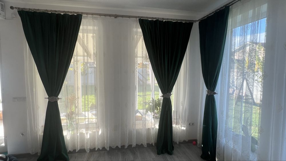 Draperie verde smarald