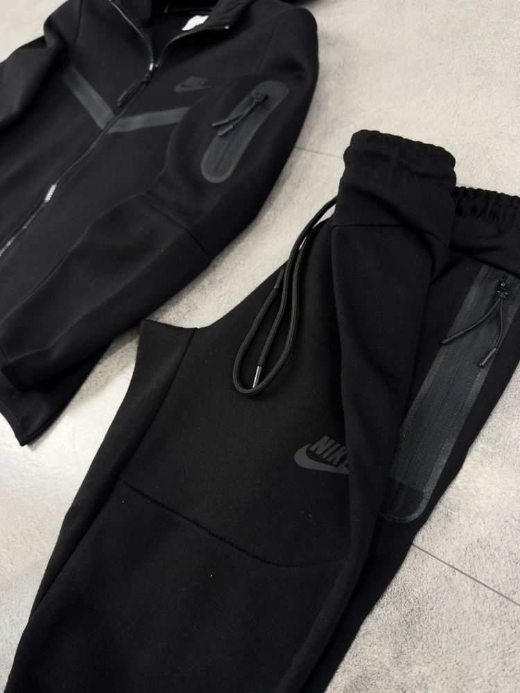 Детски памучен екип Nike Tech Fleece