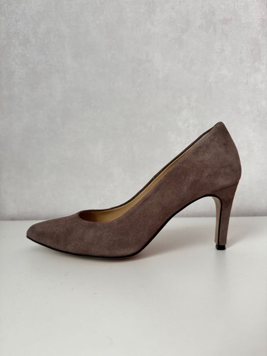 Новые замшевые туфли 35 размера