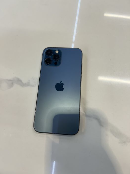 Айфон 12 про макс в хорлшем состояни